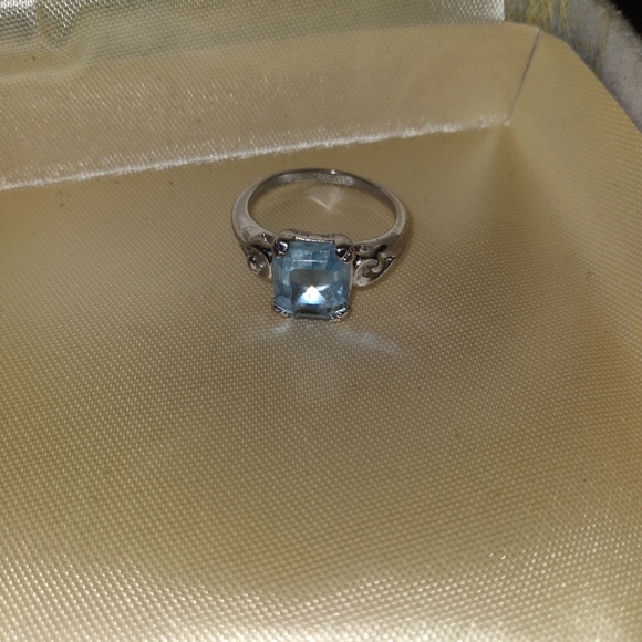 Silver ring - Picture 2 of 3